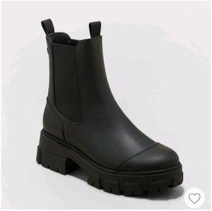 Chelsea lug sole boots waterproof